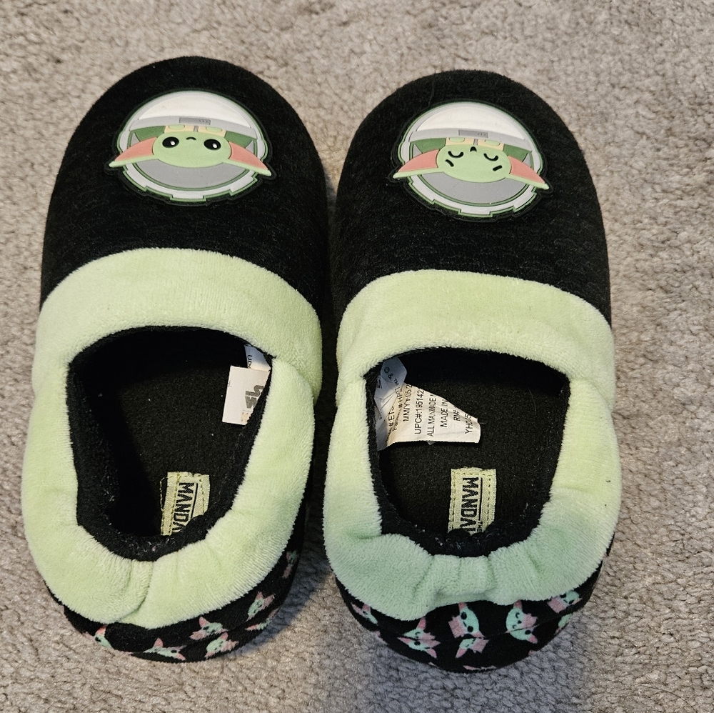 Star Wars The Mandalorian Grogu Toddler Boys' Slippers (size 12)